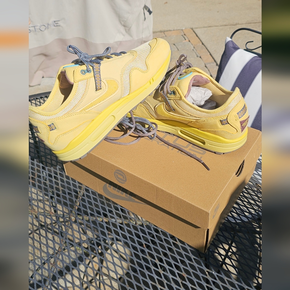 Travis Scott Nike Air Max 1 Cactus Jack Saturn Gold - Picture 6 of 9